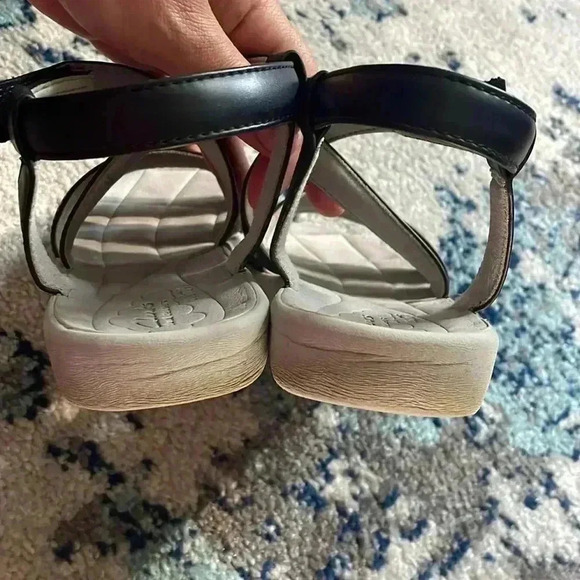 Clarks cloud stepper‘s soft cushion Velcro sandals, 8.5. - Picture 7 of 8